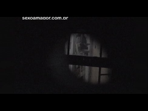 ❤️ Блондинку тайно снимает на видео соседский вуайерист, спрятанный за полыми кирпичами ❤❌ Красивое порно на нашем сайте ️